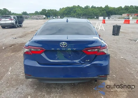 2023 Toyota Camry Le z USA, uszkodzony, nr VIN 4T1C11AK2PU085308